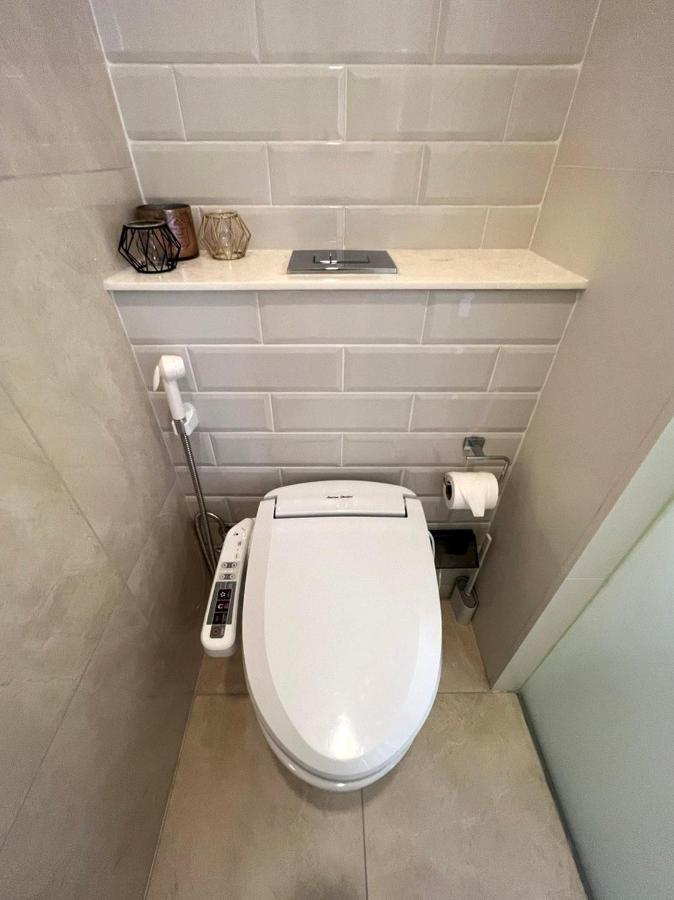 2 Bedroom Luxury Apartment 3 Min Walk From Bts Ekkamai Bangkok Esterno foto