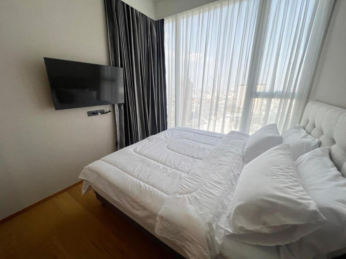 2 Bedroom Luxury Apartment 3 Min Walk From Bts Ekkamai Bangkok Esterno foto