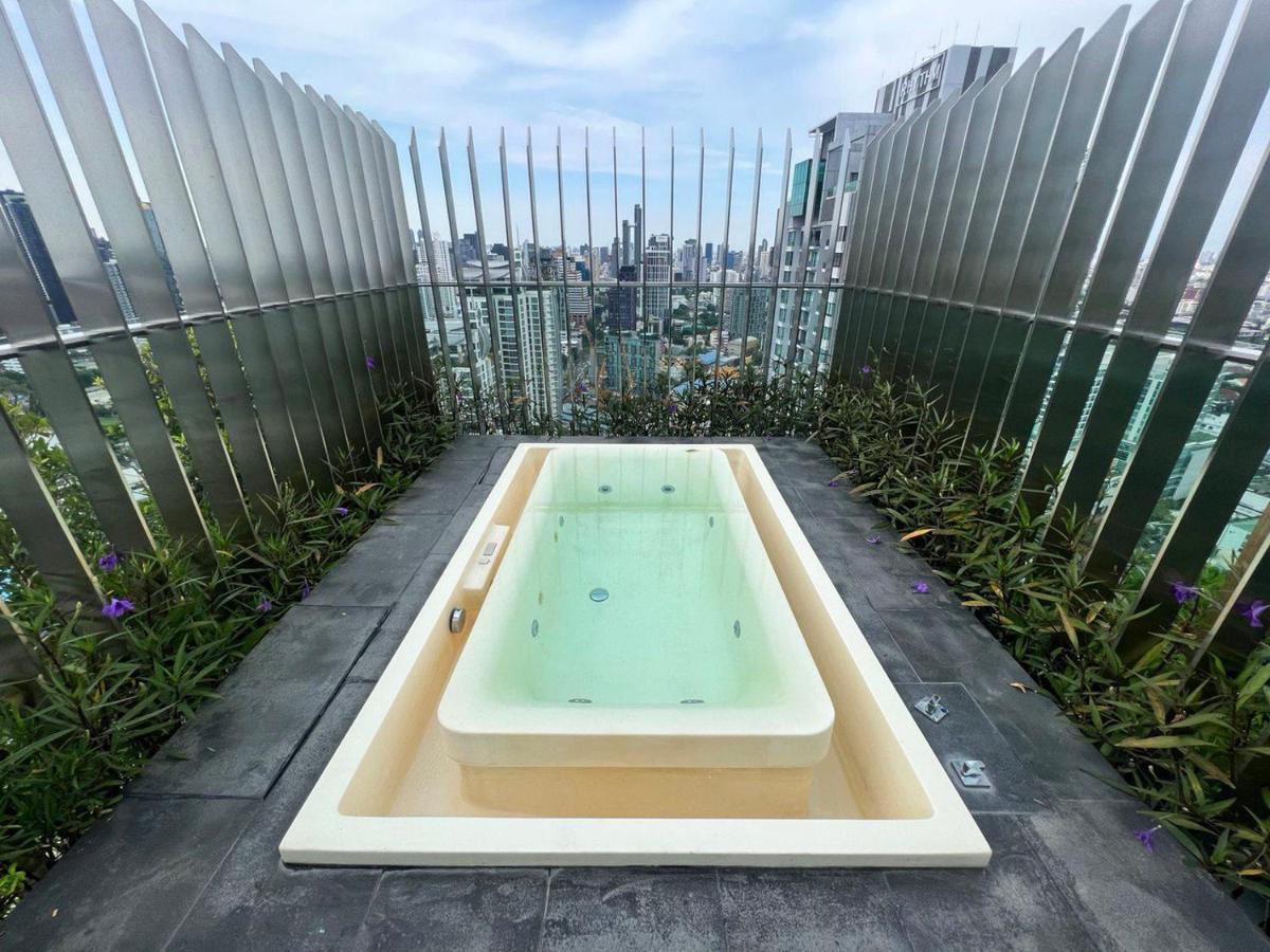 2 Bedroom Luxury Apartment 3 Min Walk From Bts Ekkamai Bangkok Esterno foto