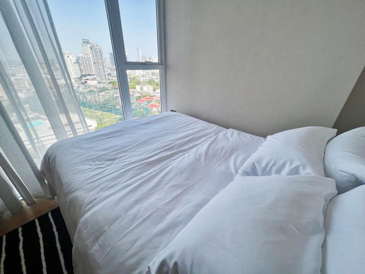 2 Bedroom Luxury Apartment 3 Min Walk From Bts Ekkamai Bangkok Esterno foto